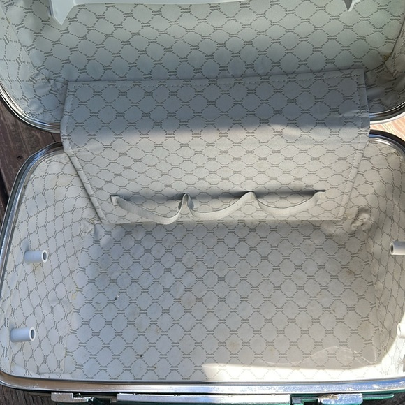 American Tourister VTG unisex Black Travel Trunk Case Shelf & Mirror inside - Picture 7 of 10